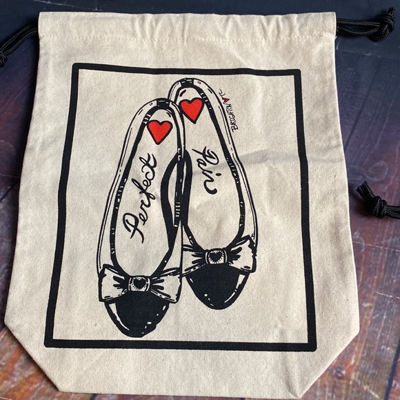 Brighton Travel Canvas Bag Set - Picture 3 of 7